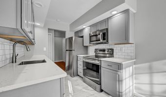 26 Essex Ct 26, Brookfield, CT 06804