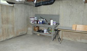 5 Mayflower Rd, Augusta, ME 04330