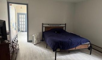 14 Lakeshore Dr, Belgrade, ME 04917