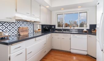 424 Fairlane Dr, Alma, MI 48801