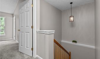 660 Village Green Blvd E, Adams Twp., PA 16046