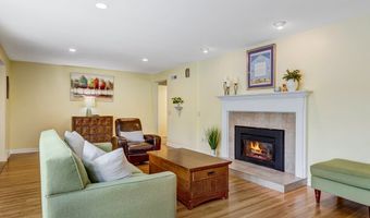 515 Park Club Ln, Amherst, NY 14221