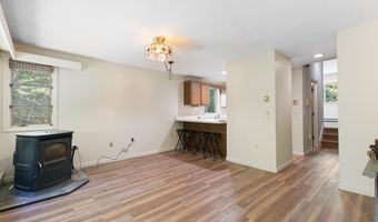 9 Evergreen Ln, Brattleboro, VT 05301