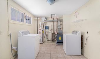 61 Applegate Rd, Cranston, RI 02920
