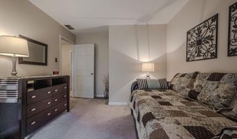 12 BARCLAY Dr, Hockessin, DE 19707