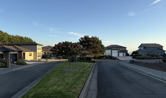 838 CHETCO POINT Ter, Brookings, OR 97415