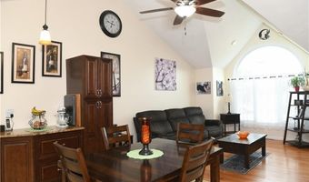 9 Mallory Ct, Cranston, RI 02910