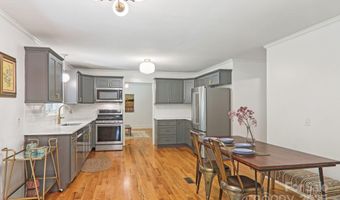 445 Chunns Cove Rd A, Asheville, NC 28805