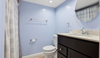 6329 Darlow Dr, Affton, MO 63123