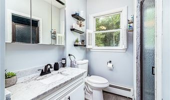 44 Heritage Dr, Warwick, RI 02818