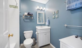 75 Orleton Ct, Cheshire, CT 06410
