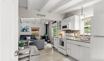 51 Osceola Ave, Narragansett, RI 02882