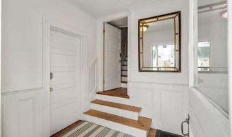 34 Bull St, Newport, RI 02840