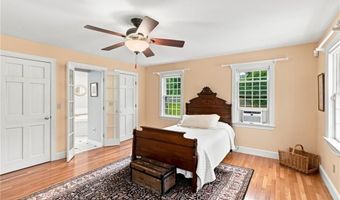 142 Ferry Rd, Bristol, RI 02809
