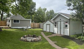 40261 W Beach Ln, Antioch, IL 60002