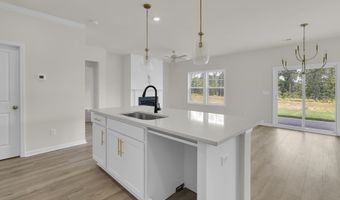 131 Hunter Ridge Dr, Boiling Springs, SC 29316
