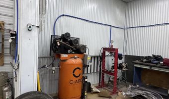 601 E 10th St, Alton, IA 51003