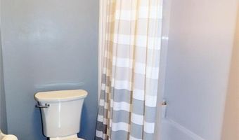 872 Village Brook Ct, Ballwin, MO 63021