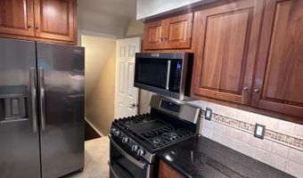 21 E OAK St E, Alexandria, VA 22301