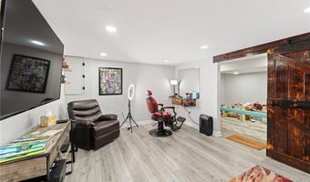 47 Scenery Ln, Johnston, RI 02919
