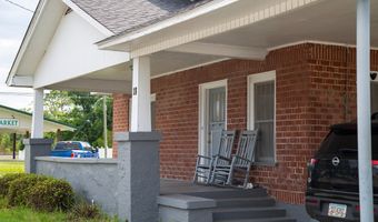 199 Anthony/Oak Sts, Baxley, GA 31513