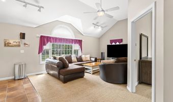 6 Gumpas Hill Rd, Pelham, NH 03076