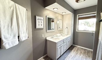 237 E Dahlstrom Ave, Appleton, MN 56208
