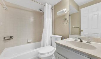 1738 Highview Circle Ct, Ballwin, MO 63021