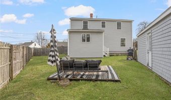 4 Halsey Ave, Middletown, RI 02842