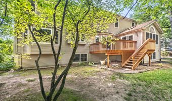 5521 Lohr Lake Dr, Ann Arbor, MI 48108