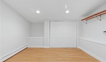 8 Ledgemont Dr, Lincoln, RI 02865