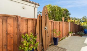 641 Bayview Dr, Aptos, CA 95003