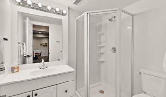 2546 S WALTER REED Dr B, Arlington, VA 22206
