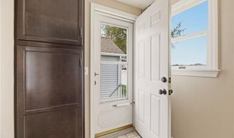 507 County Rd, Barrington, RI 02806