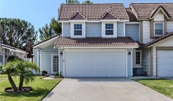 8437 E Amberwood St, Anaheim, CA 92808