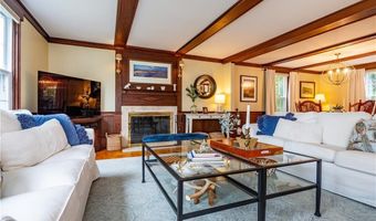 155 Oakdale Rd, North Kingstown, RI 02852