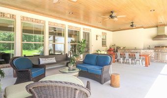170 Fallen Oak Dr, Brandon, MS 39047