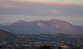 9844 Summit Dr, La Mesa, CA 91941