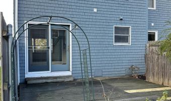 90 Baldwin Dr, Bangor, ME 04401