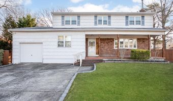 98 Monroe St, Amityville, NY 11701