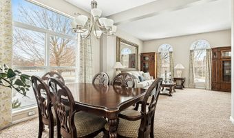 1950 Broadsmore Dr, Algonquin, IL 60102