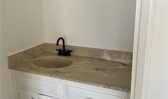 13060 Kiowa Rd, Apple Valley, CA 92308
