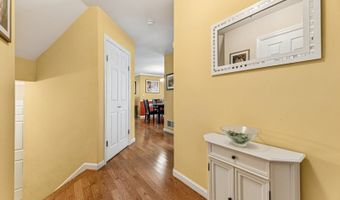 15 Kennedy Ct, Middletown, NJ 07748