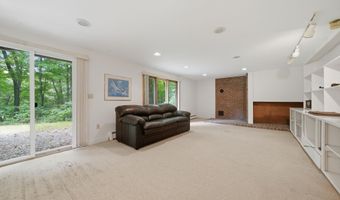 10 Eaton Rd, Amherst, NH 03031