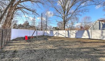 12 Grassy Plain Rd, Barrington, RI 02806