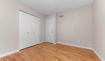 1025 Western Dr, Ann Arbor, MI 48103