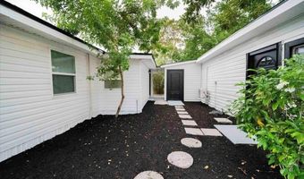 412 OAK St, Auburndale, FL 33823