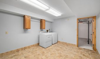 207 CARLSON St, Cheyenne, WY 82009