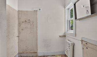 6 Amherst St, Augusta, ME 04330