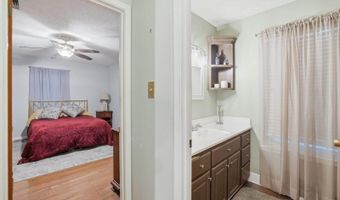 142 Kenmore Ave, Biloxi, MS 39531